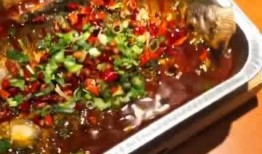 外卖小哥爆料烤鱼视频